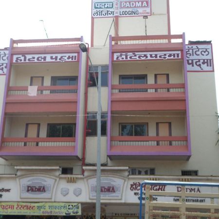 Hotel Padma Nashik Buitenkant foto