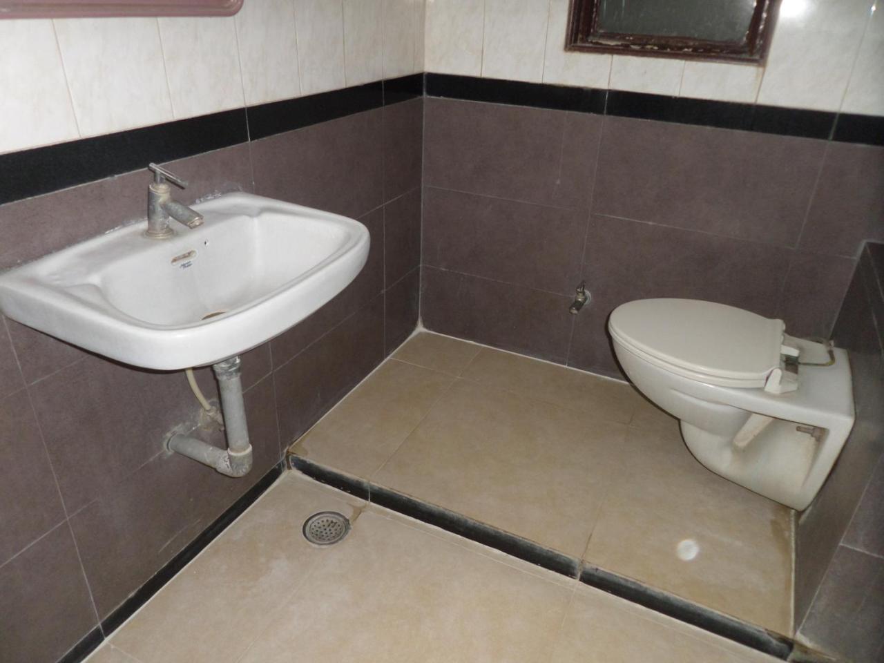 Hotel Padma Nashik Buitenkant foto