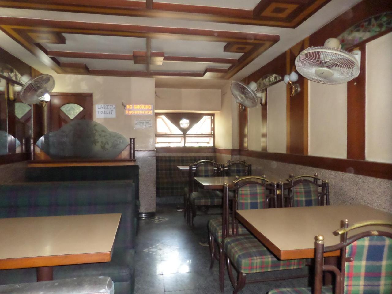 Hotel Padma Nashik Buitenkant foto
