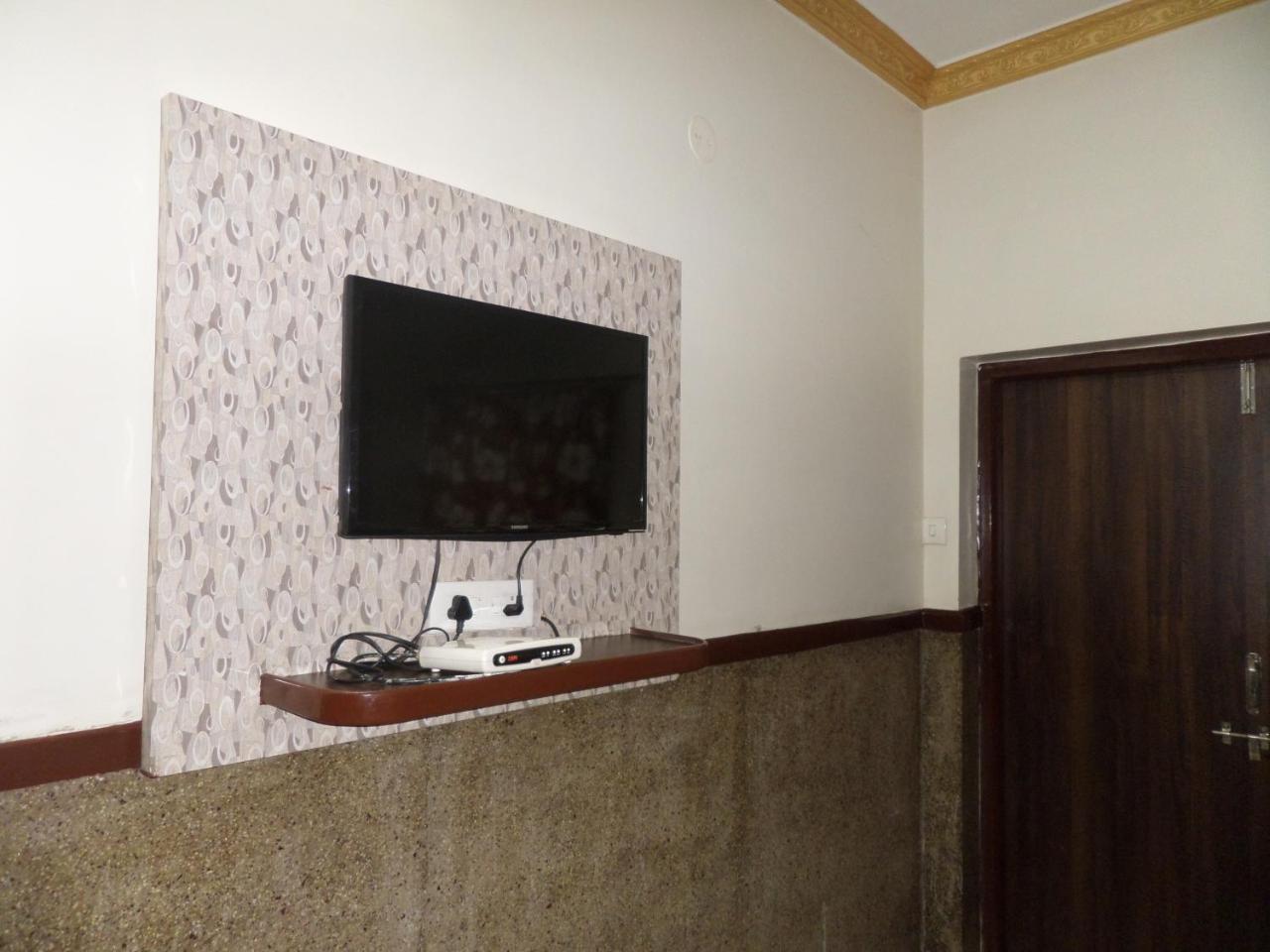Hotel Padma Nashik Buitenkant foto
